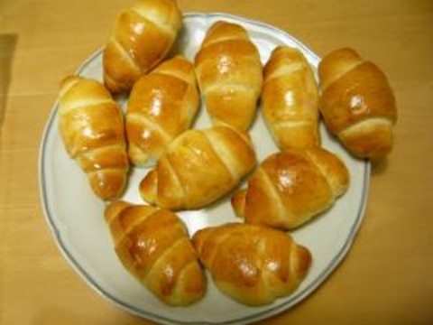 手ごねでロールパン